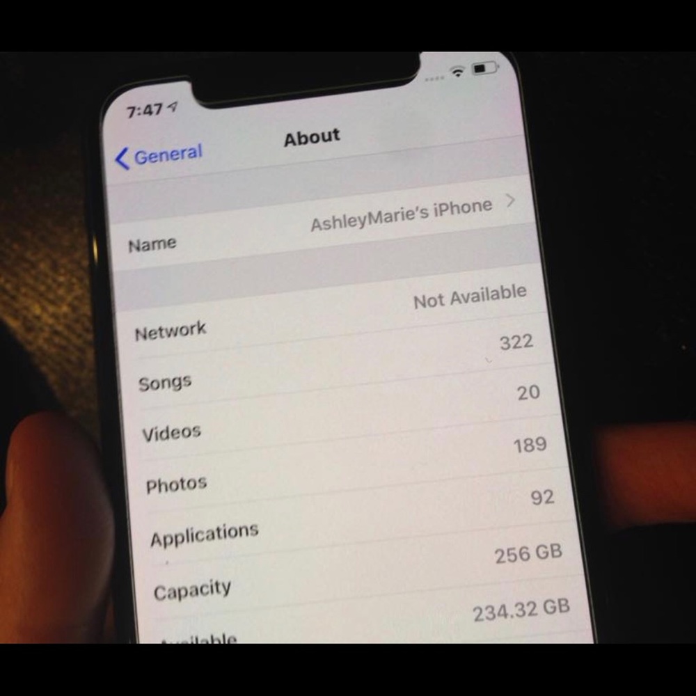 iPhone X - Picture 3 of 4